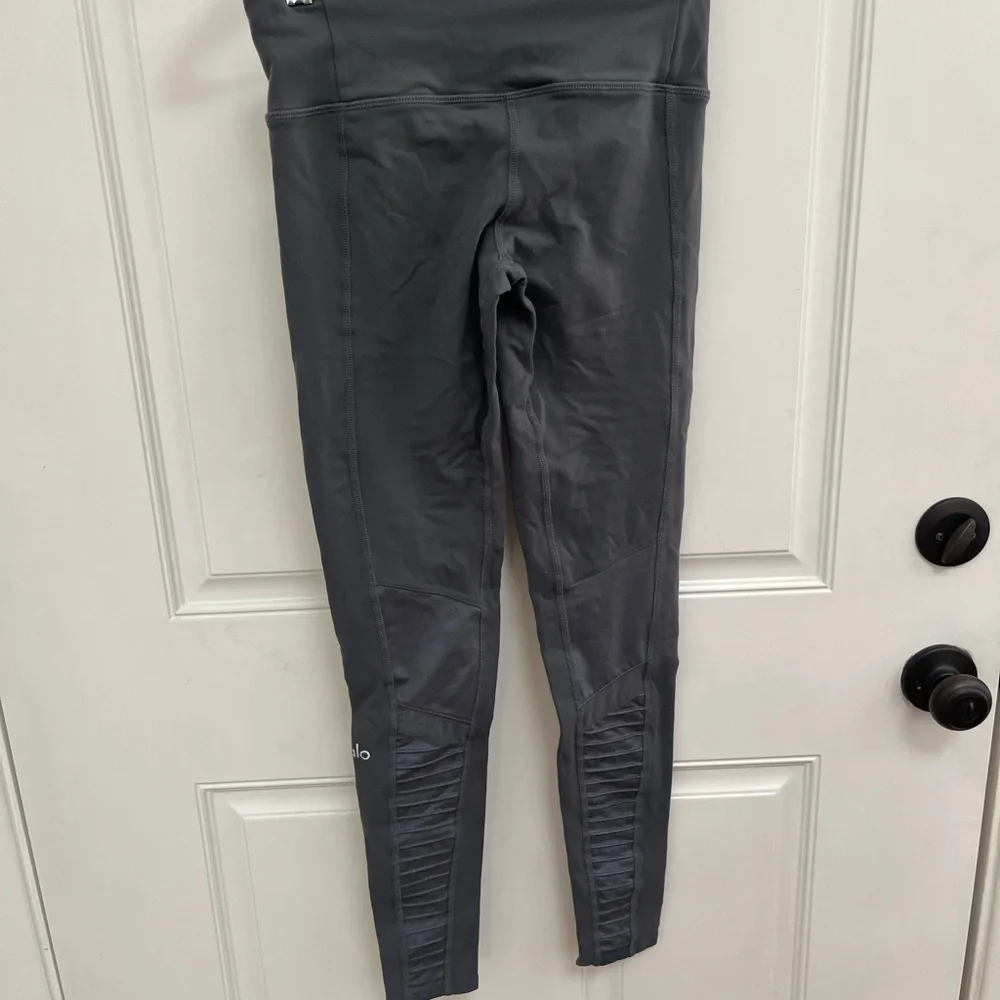 ALO Yoga Charcoal gray Ribbed moto Leggings size xxs‎
